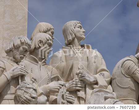 Monument of discovery 7607293