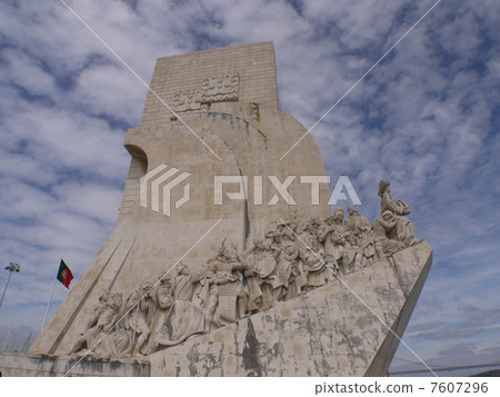 Monument of discovery 7607296