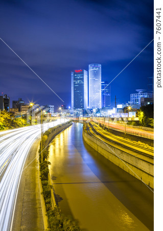 Tel Aviv at Night - Traffic on Ayalon freeway 7607441