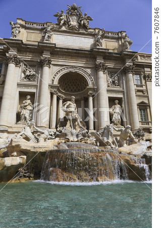  Trevi Fountain 7607846