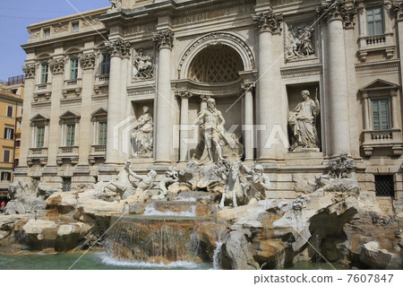  Trevi Fountain 7607847
