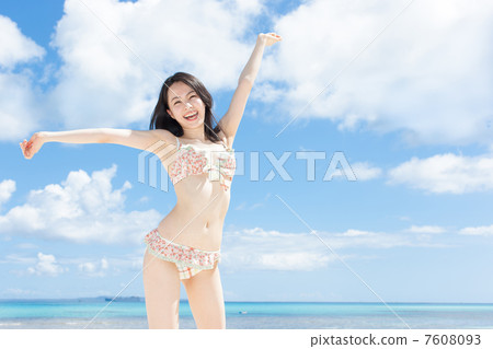 Women playing on the beach Women playing on the beach 7608093