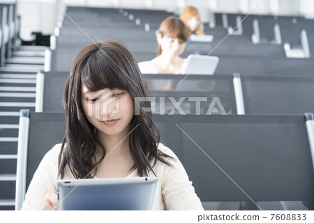College student classroom scenery tablet College student classroom scenery tablet 7608833