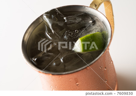 Bubble to bounce! Orthodox Moscow (white back) 7609830