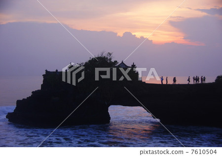 6月海神廟寺廟01日落/印度尼西亞 7610504