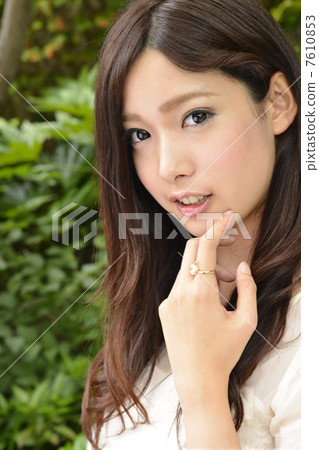 A beautiful woman's portrait A beautiful woman's portrait 7610853