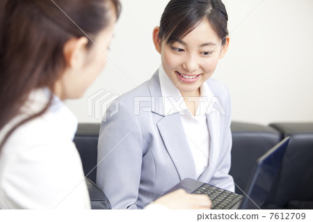 Two OLs during the meeting 7612709