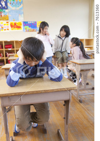Elementary school boy who is taken out of class 7613360