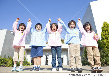 微笑的幼兒園的五個孩子 微笑的幼兒園的五個孩子 7613636