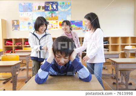 Elementary school boy who is taken out of class Elementary school boy who is taken out of class 7613998