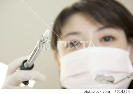 設法女性的牙醫注射射入 設法女性的牙醫注射射入 7614254