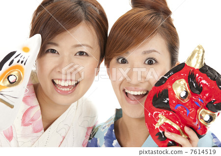 穿有面孔的兩個青年人yukata 穿有面孔的兩個青年人yukata 7614519