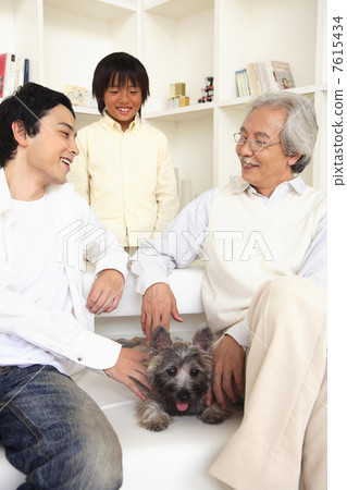 Third generation family 7615434