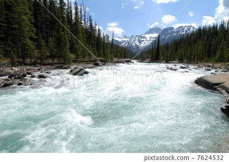 Canadian Rockies' Mistaya Valley 7624532