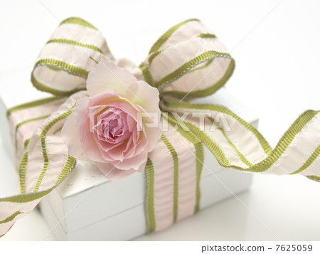 絲帶和玫瑰 絲帶和玫瑰 7625059
