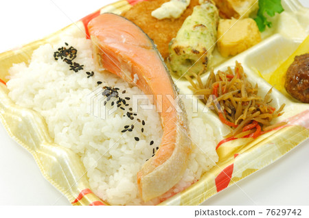 Delicious salmon lunch box 7629742
