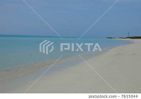 巴拉德羅海灘在古巴 7635044