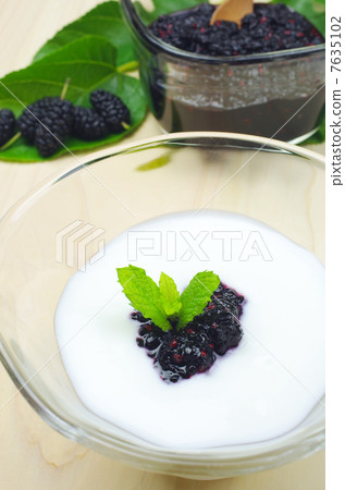 果醬和酸奶 7635102