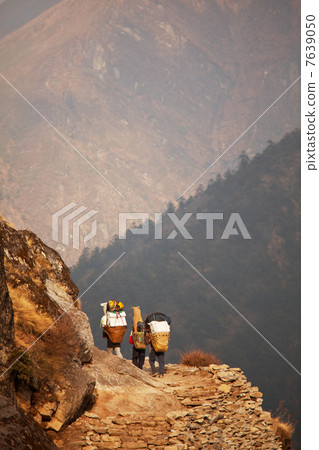 Trekking in Nepal 7639050