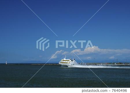 Jetfoil and white lighthouse to leave Niigata Port of clear weather Jetfoil and white lighthouse to leave Niigata Port of clear weather 7640496