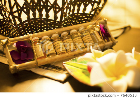 Aroma Esthetic Massage 7640513