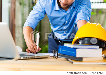 Architect working at home 7641268