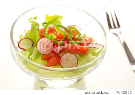 A salad 7642955
