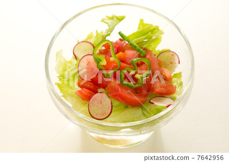 A salad 7642956