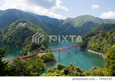 Okui Oi Lake Station 3 7646395