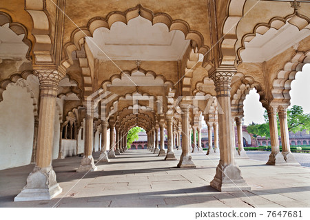Many arches inside Red Fort 7647681