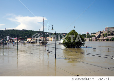 Budapest Hungary Danube Flood 2035 Budapest Hungary Danube Flood 2035 7652410
