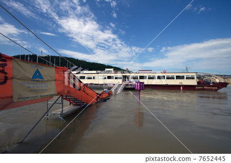 Budapest Hungary Danube Flood 2072 7652445