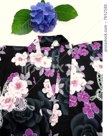 Yukata and hydrangea 7652580