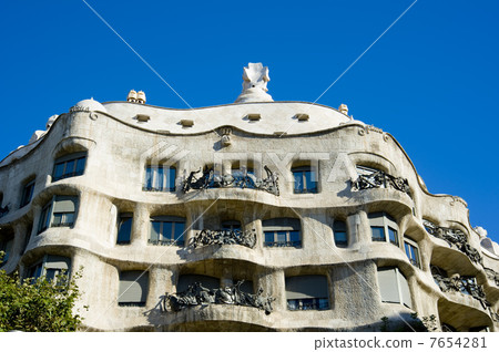 Casa Mila 7654281