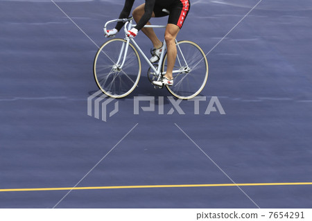 Bicycle racer 7654291