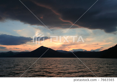 Evening scenery of Eniwa dake 7663565