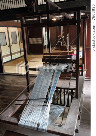 Weaving in the Edo period 7663956