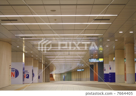 Shiodome, unmanned underground aisle 7664405