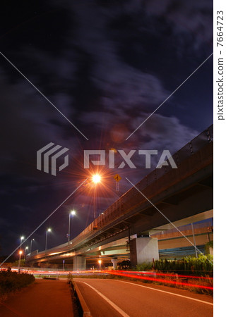 夜間交界點[垂直] 7664723