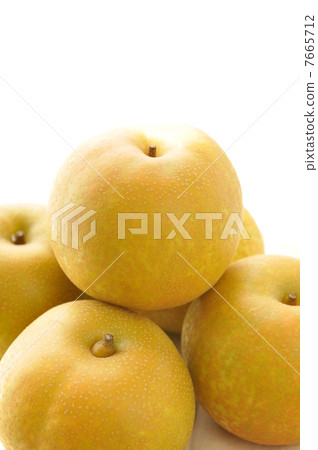 pear  7665712