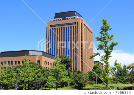 Green in early summer and Ishikawa prefectural office 7666584