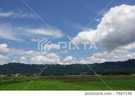 深綠色南阿蘇東環山夏天的天空 7667146