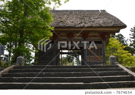 Myotomeji Sanmon gate Niigata prefecture Sado 7674634