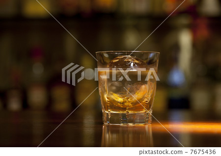 Lock of whiskey 7675436