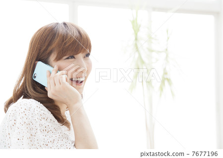 Business woman using smartphone 7677196