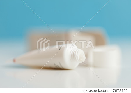 cosmetic cream 7678131