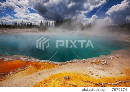 Yellowstone Yellowstone 7679174
