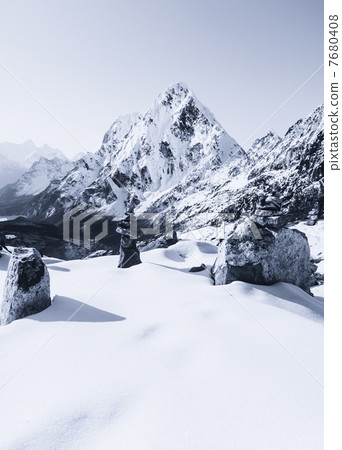 Cho La pass peaks at dawn in Himalaya mountains Cho La pass peaks at dawn in Himalaya mountains 7680408