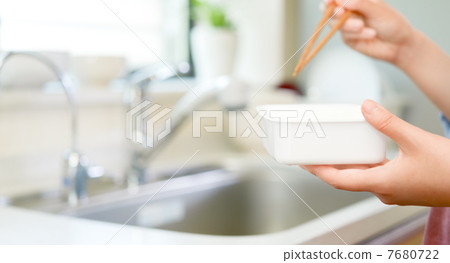Housewife making lunch Housewife making lunch 7680722