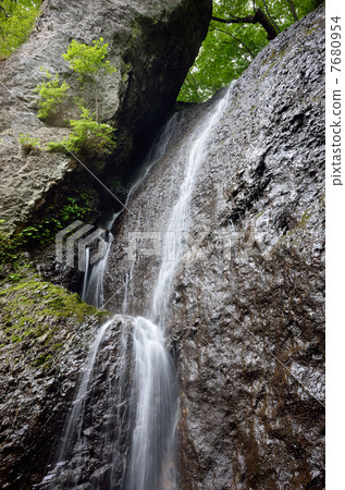 Sen no waterfall 7680954